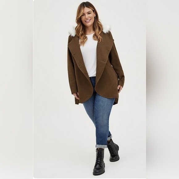 New Torrid Tweed Riding Outlander Fur Coat Size 3 / 22-24 - Picture 1 of 13